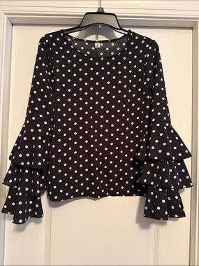 Polka Dot Ruffle Sleeve Blouse - Black/White